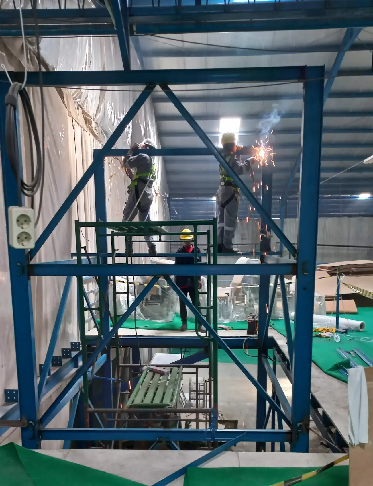 Sistem keselamatan lift barang KIYATAMA